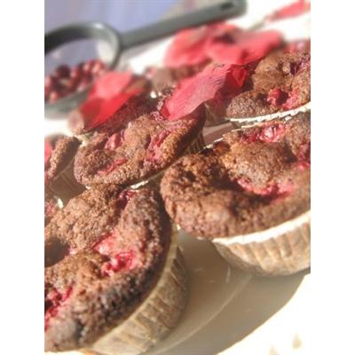 Muffiny orzechowo-czekoladowe z wiśniami