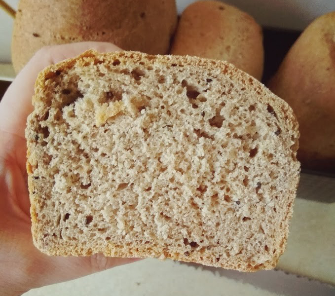 Chleb pszenny pełnoziarnisty (chleb graham) 